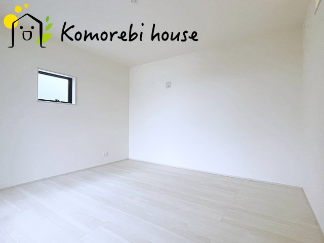 さいたま市西区宝来　新築一戸建て　リーブルガーデン　03の寝室|落ち着いた色調の寝室です
