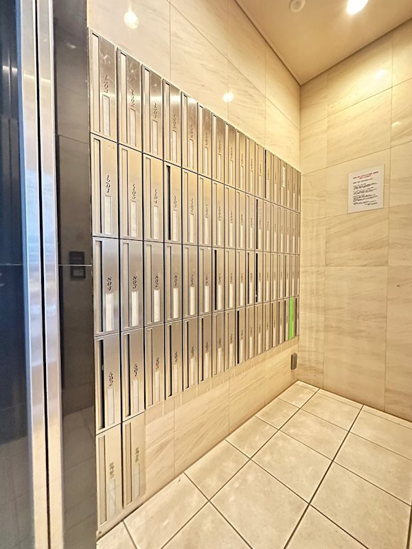 プレサンス三宮ディライトの外観