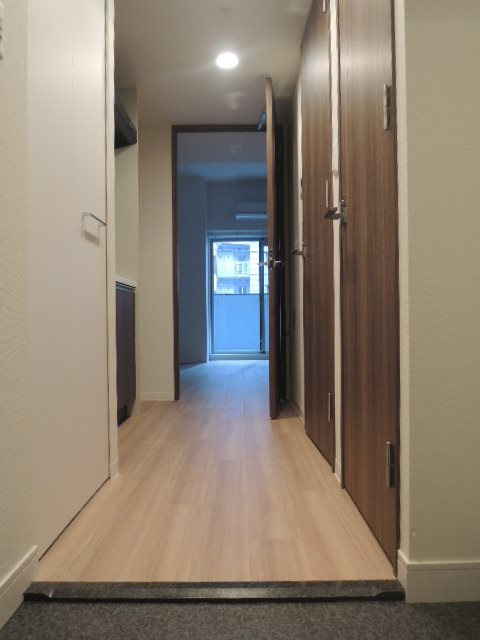 プレサンス三宮ディライトの玄関