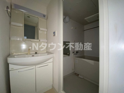 【洗面所】 | サルデーニャ | ゆったりとスペースのある洗面所