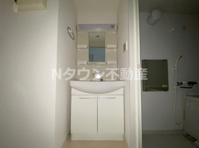 【独立洗面台】 | サルデーニャ | 独立洗面台、小物を置くことができて便利です