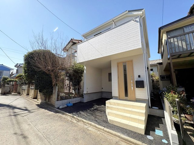 【外観】 | 新座市片山1丁目　新築一戸建住宅　全1棟　(保谷店) | 2026年3月撮影/南東道路に面し陽当たり良好、心地よい居住空間の住まい。