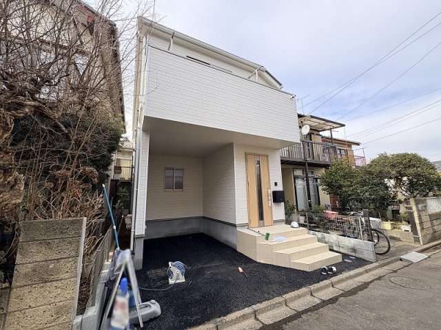 【外観】 | 新座市片山1丁目　新築一戸建住宅　全1棟　(保谷店) | 小学校まで徒歩4分なので低学年のお子様も通いやすい