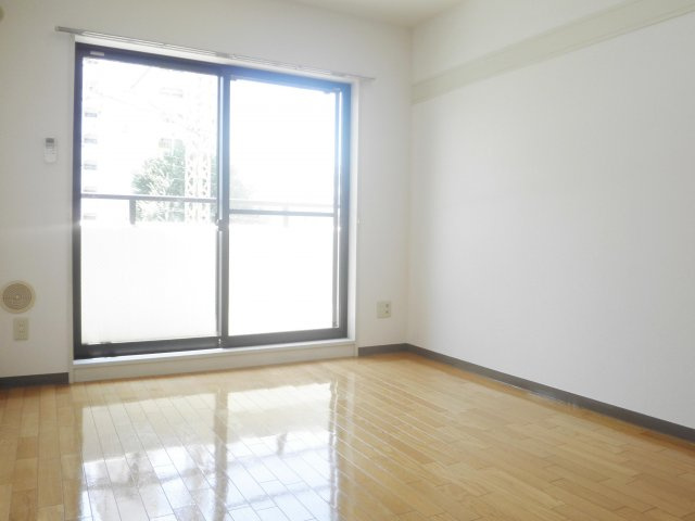 ステラ伸光の洋室|明るい洋室です