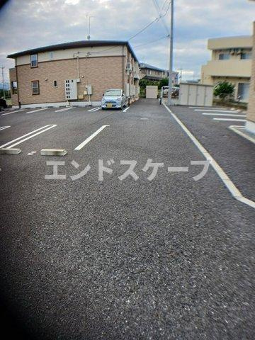 コッティ　エスポ　Ⅰの駐車場|高崎、前橋のお部屋探しはエンドスケープまで！お客様の理想お聞かせ下さい♪