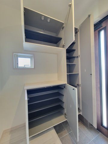 西浜Ⅻ・新築戸建の玄関