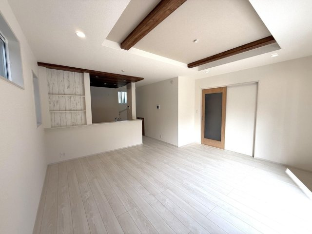 【ブルーミングガーデン4期2号棟】福岡市早良区飯倉4丁目　新築戸建の居間・リビング