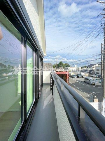 青梅新町3期　新築戸建のバルコニー|お洗濯にも便利なバルコニー付き
