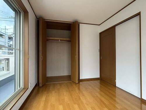 宮之阪4丁目　中古一戸建ての収納|洋室6.0帖のクローゼット
■物件内覧・資金計画相談・住宅ローン相談、リフォーム相談、お問合せ受付中■
※当日・翌日のご内覧、ご相談はお電話でのお問合せがスムーズです！