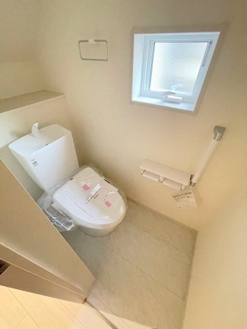 吉川市上内川　新築戸建　全2棟　1号棟のトイレ|同施工会社の参考写真になります。