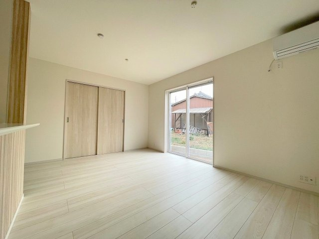 吉川市上内川　新築戸建　全2棟　1号棟の居間・リビング|同施工会社の参考写真になります。