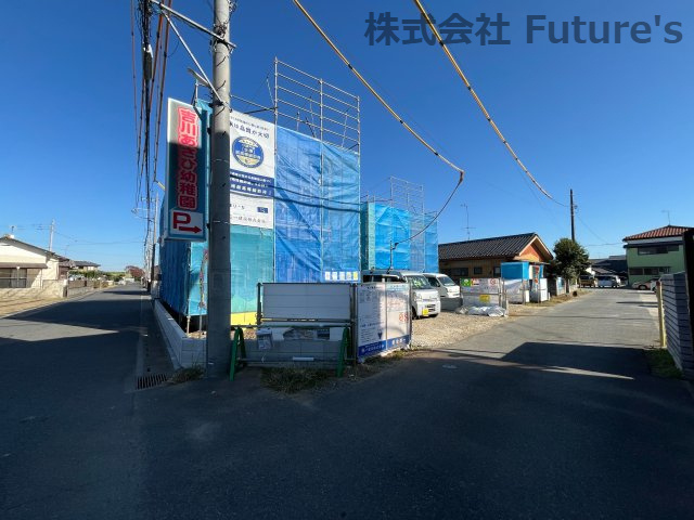 吉川市上内川　新築戸建　全2棟　1号棟の前面道路含む現地写真|前面道路含む現地写真です。