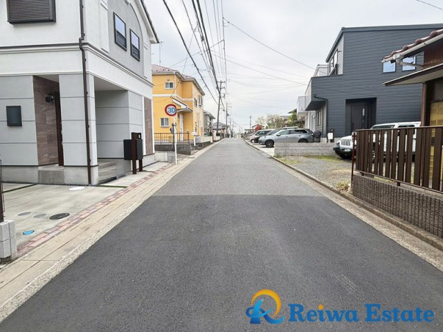 新築戸建　茅ヶ崎市菱沼3丁目の前面道路含む現地写真|周辺は閑静な住宅街で子育て世帯にオススメ！！