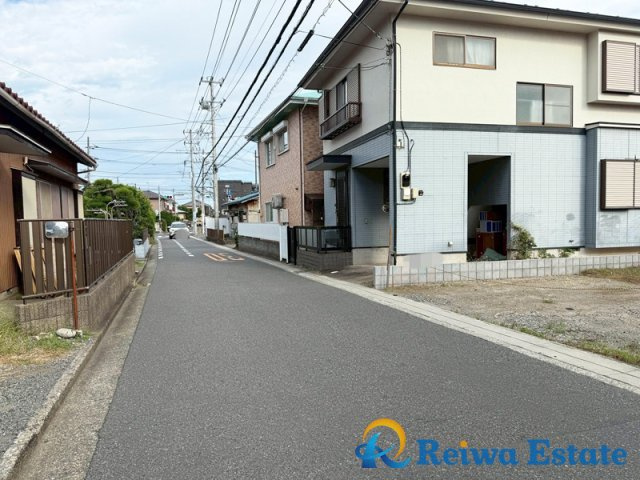 新築戸建　茅ヶ崎市菱沼3丁目の前面道路含む現地写真