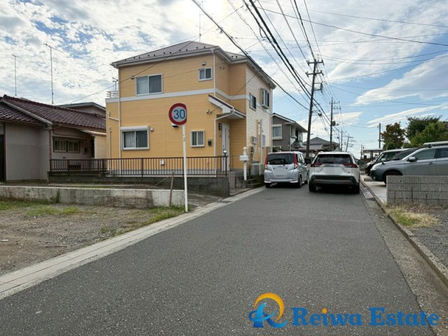 新築戸建　茅ヶ崎市菱沼3丁目の前面道路含む現地写真