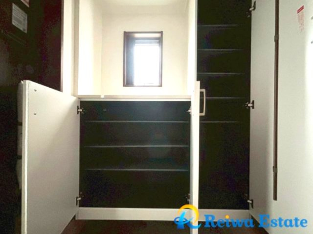 新築戸建　茅ヶ崎市菱沼3丁目の収納|散らかりがちな玄関をスッキリと片付けられる収納力の玄関収納♪