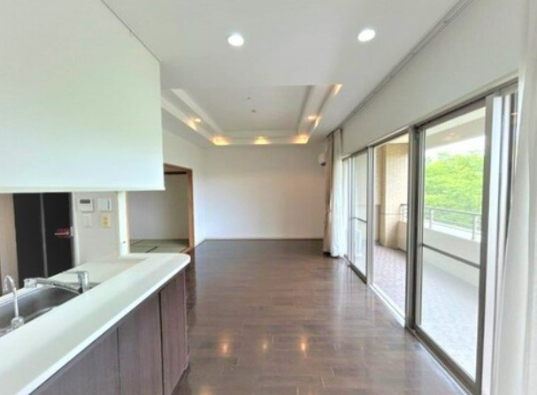 ライオンズセレブ富士見台壱番館の居間・リビング