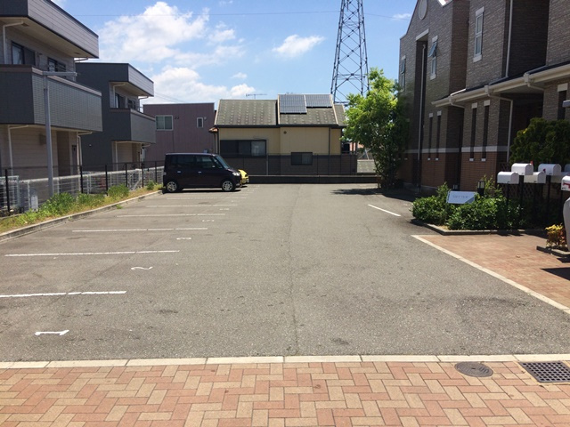 アプライズの駐車場