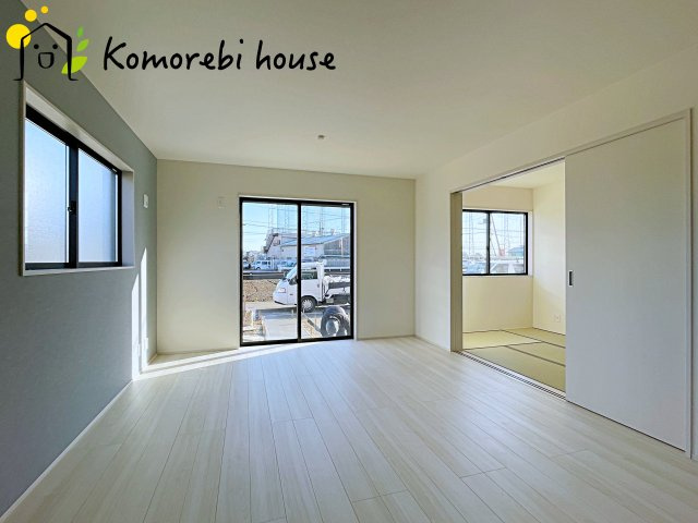 さいたま市西区宝来　新築一戸建て　リーブルガーデン　05の居間・リビング|26.2.9撮影済み