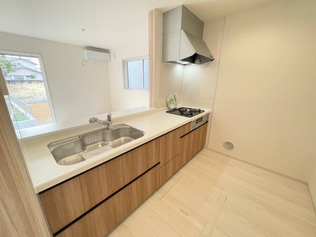 吉川市上内川　新築戸建　全2棟　2号棟のキッチン|同施工会社の参考写真になります。