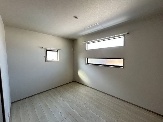 阿南市羽ノ浦町中庄池ノ上建売27の洋室