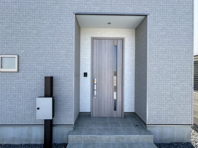 阿南市羽ノ浦町中庄池ノ上建売27の玄関