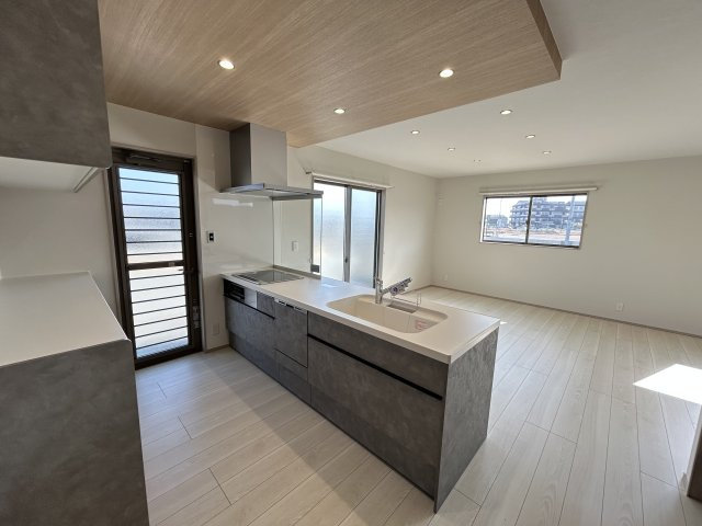 阿南市羽ノ浦町中庄池ノ上建売27の居間・リビング