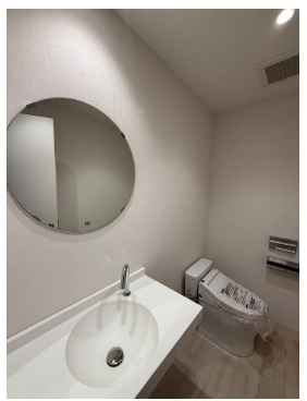 枚方駅前吉泉ビルの内装