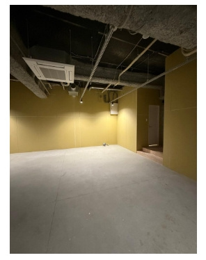 枚方駅前吉泉ビルの内装