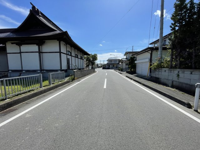 【前面道路含む現地写真】 | 寒河江市島北　中古戸建て