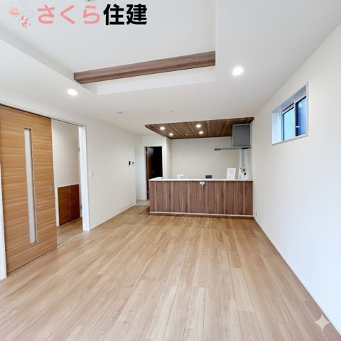 ブルーミングガーデン宇都宮市京町　1号棟の居間・リビング