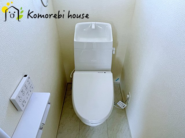 さいたま市西区宝来　新築一戸建て　リーブルガーデン　06のトイレ|落ち着いたトイレです