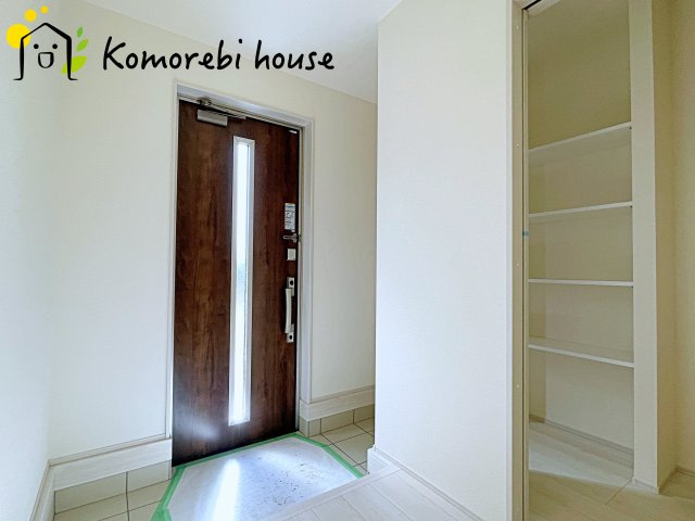 さいたま市西区宝来　新築一戸建て　リーブルガーデン　06の玄関|玄関です
