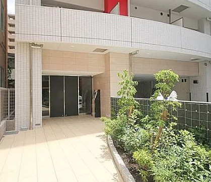 セレニテ中崎町リアンのエントランス