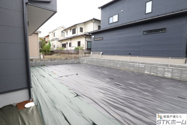 仲介手数料無料　蓮田市椿山第7　新築戸建　全１棟の前面道路含む現地写真