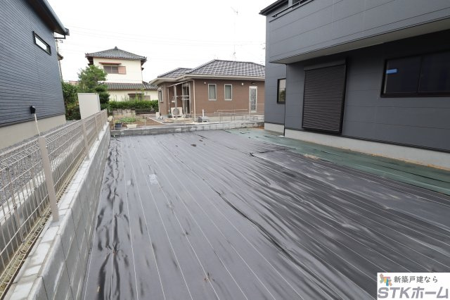 仲介手数料無料　蓮田市椿山第7　新築戸建　全１棟の前面道路含む現地写真