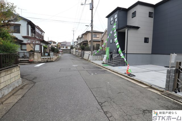 仲介手数料無料　蓮田市椿山第7　新築戸建　全１棟の前面道路含む現地写真