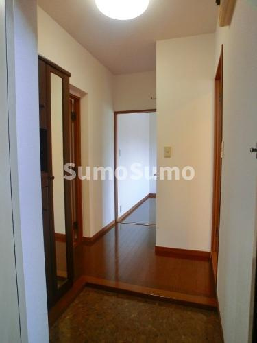 ローヤル南福岡の玄関