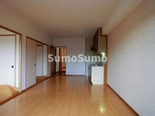 ローヤル南福岡の居間・リビング