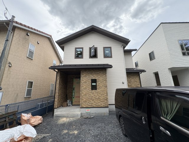 【ワイウッドコート】宇都宮市兵庫塚 第1期の外観|〇3号棟〇 【3LDK+納戸+WIC+カースペース】
間もなく完成します♪北側幅員6.1ｍの公道に面した全3邸の分譲地。お車の出し入れもラクラクです！
※2025年9月撮影