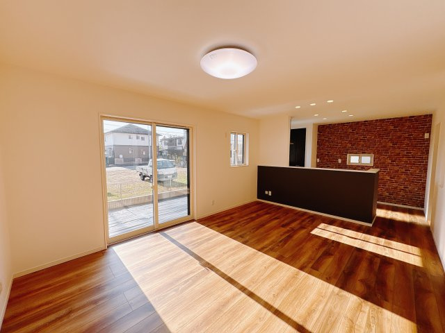 【ワイウッドコート】宇都宮市兵庫塚 第1期のキッチン|〇3号棟キッチン〇 
節水で環境にも優しい食器洗乾燥機付！家事の時短や手荒れ防止にも役立ちます。
※2025年12月撮影