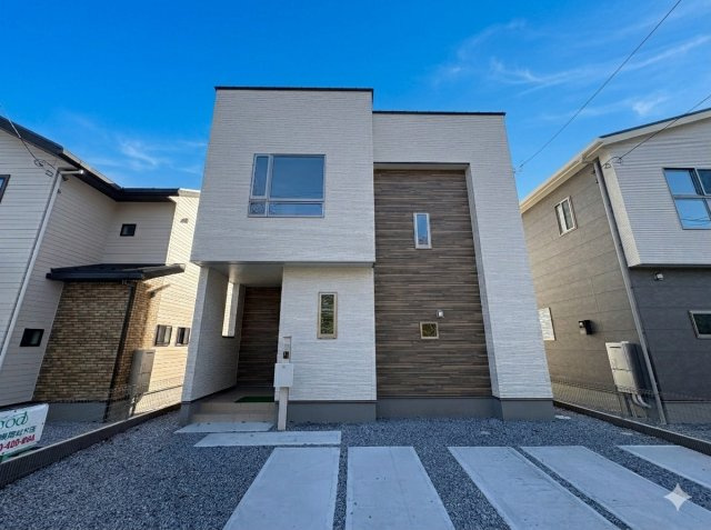 【ワイウッドコート】宇都宮市兵庫塚 第1期の外観|〇3号棟〇 【4LDK+WIC+カースペース２台】
今からご覧いただけます♪玄関側とリビングの二方からパウダールームに行ける快適動線♪
水回り集中家事動線で家事ラクプラン♪
※2025年12月撮影