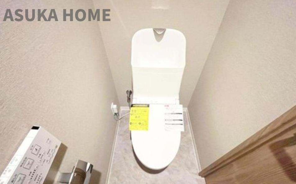 日神パレステージ中山のトイレ|温水洗浄便座内蔵の最新トイレ設備です♪