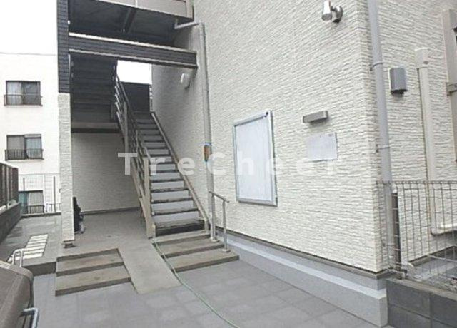 プランドール前野町のエントランス