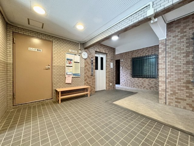 ライオンズガーデン野田梅郷イーストサイトのロビー|オートロックで安心です！