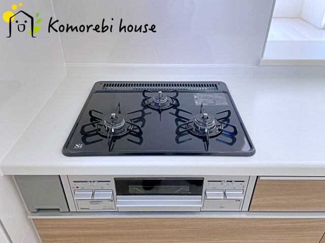 さいたま市西区宝来　新築一戸建て　リーブルガーデン　07のキッチン|お料理しやすいキッチンです