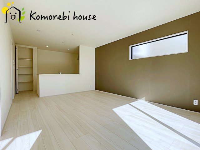 さいたま市西区宝来　新築一戸建て　リーブルガーデン　07の居間・リビング|こちらの居間で趣味の時間をお楽しみください