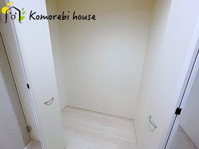 さいたま市西区宝来　新築一戸建て　リーブルガーデン　07の収納|大きなスペースがあり、収納には困りません