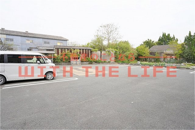 AMアオキ【キャッシュバック対象物件】の駐車場|駐車スペースもあります