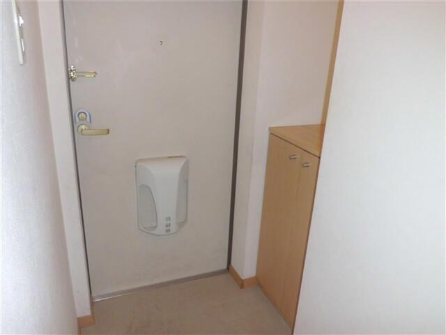 欅ハイツの玄関